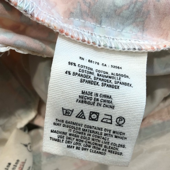 Anthropologie Cartonnier Floral Crop Pants - Picture 12 of 12